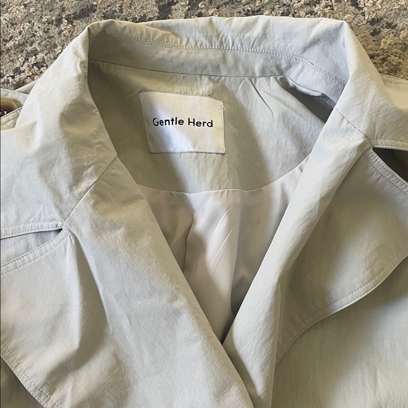 Gentle Herd Double Breasted Short Trench Coat - Picture 10 of 12